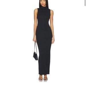 Chic Black Sleeveless Maxi Dress